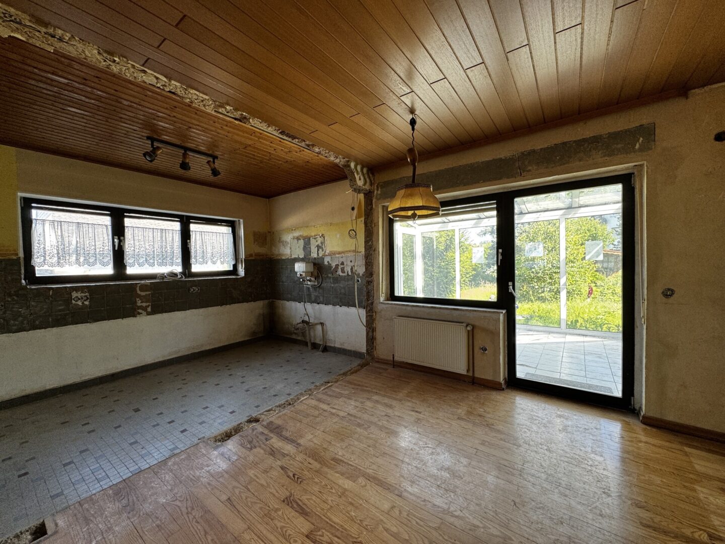 Esszimmer mit offener Küche