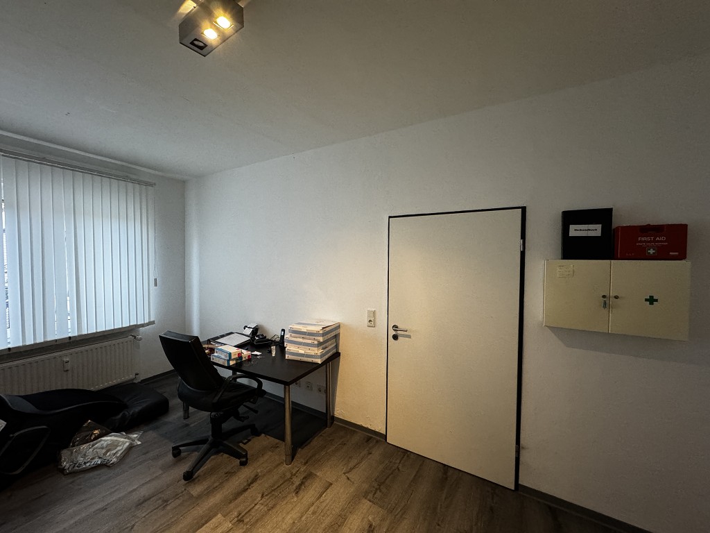 Büro-Behandlungszimmer 4