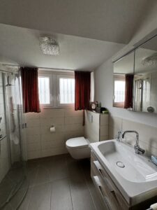 Bad mit Dusche