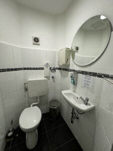 getrennte WC-Anlagen