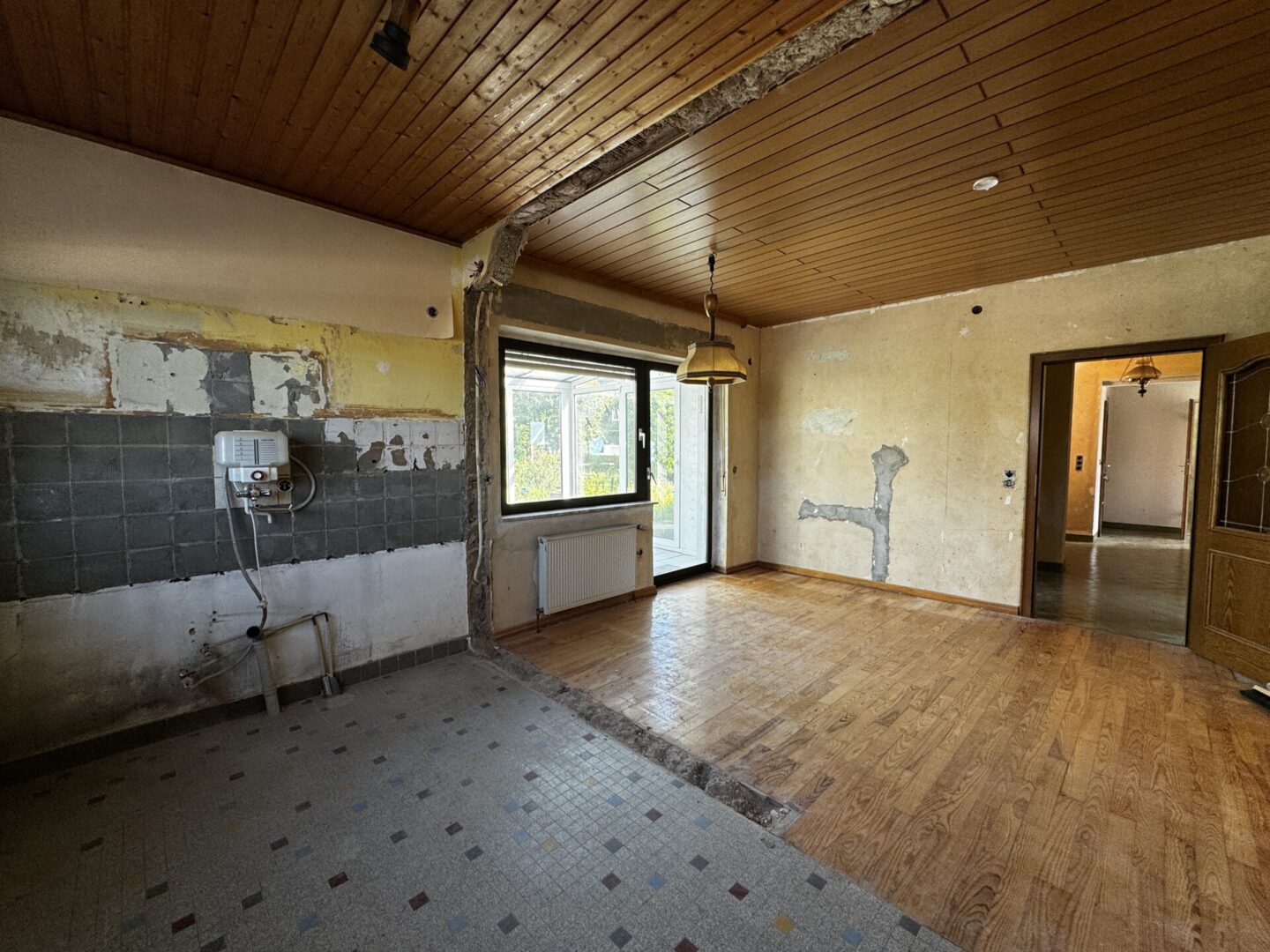 Esszimmer mit offener Küche