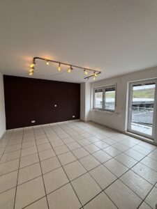 Büro mit Balkon & Toilette