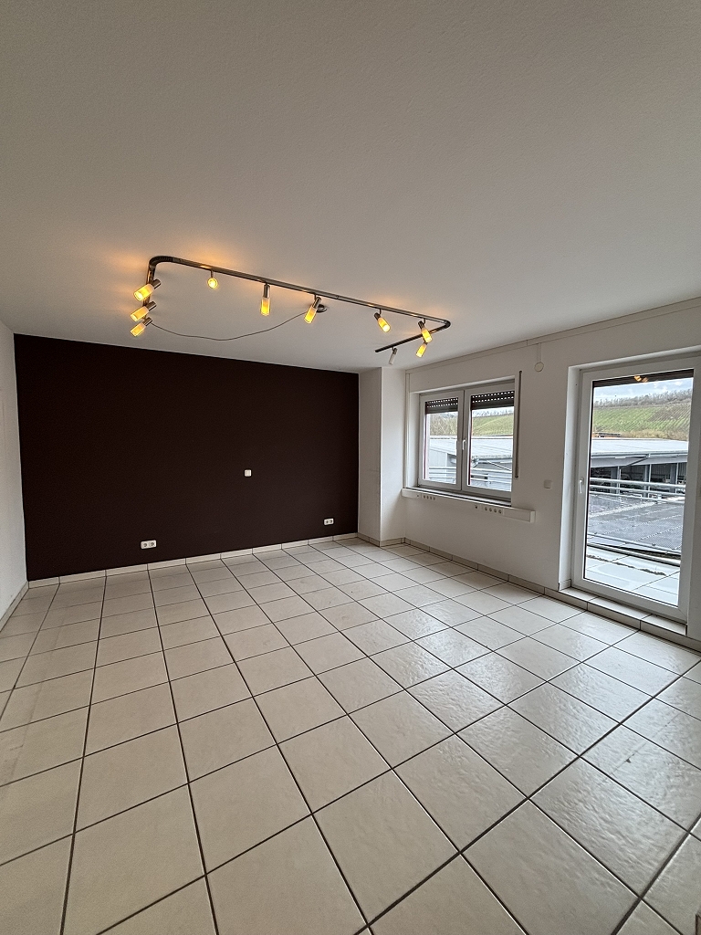 Büro mit Balkon & Toilette