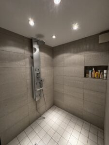 weitere Dusche