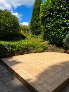 Terrasse (KI-Optimiert)