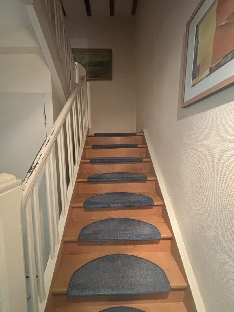 Treppe zu 1.OG