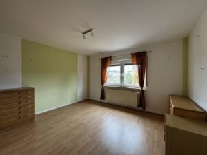 weiteres Zimmer UG