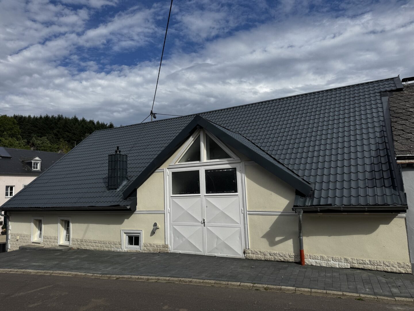 Einfahrt Halle