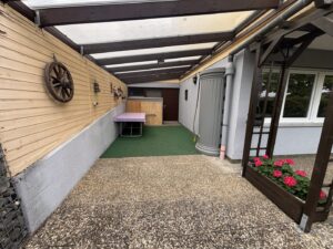 überdachte Terrasse